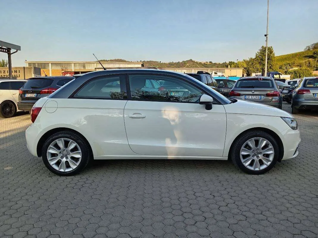 Audi A1 2011 photo 4