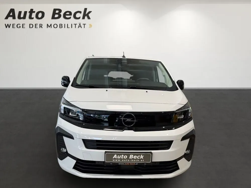 Opel Zafira 2026 photo 2