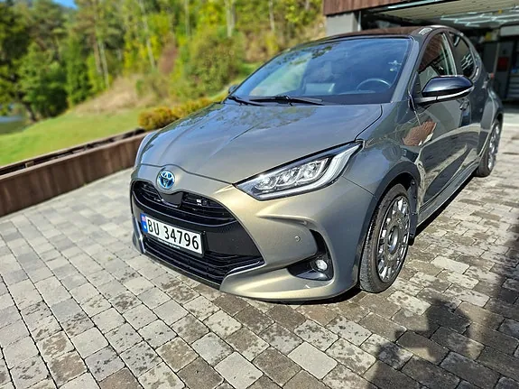 Toyota Yaris 2022 photo 2