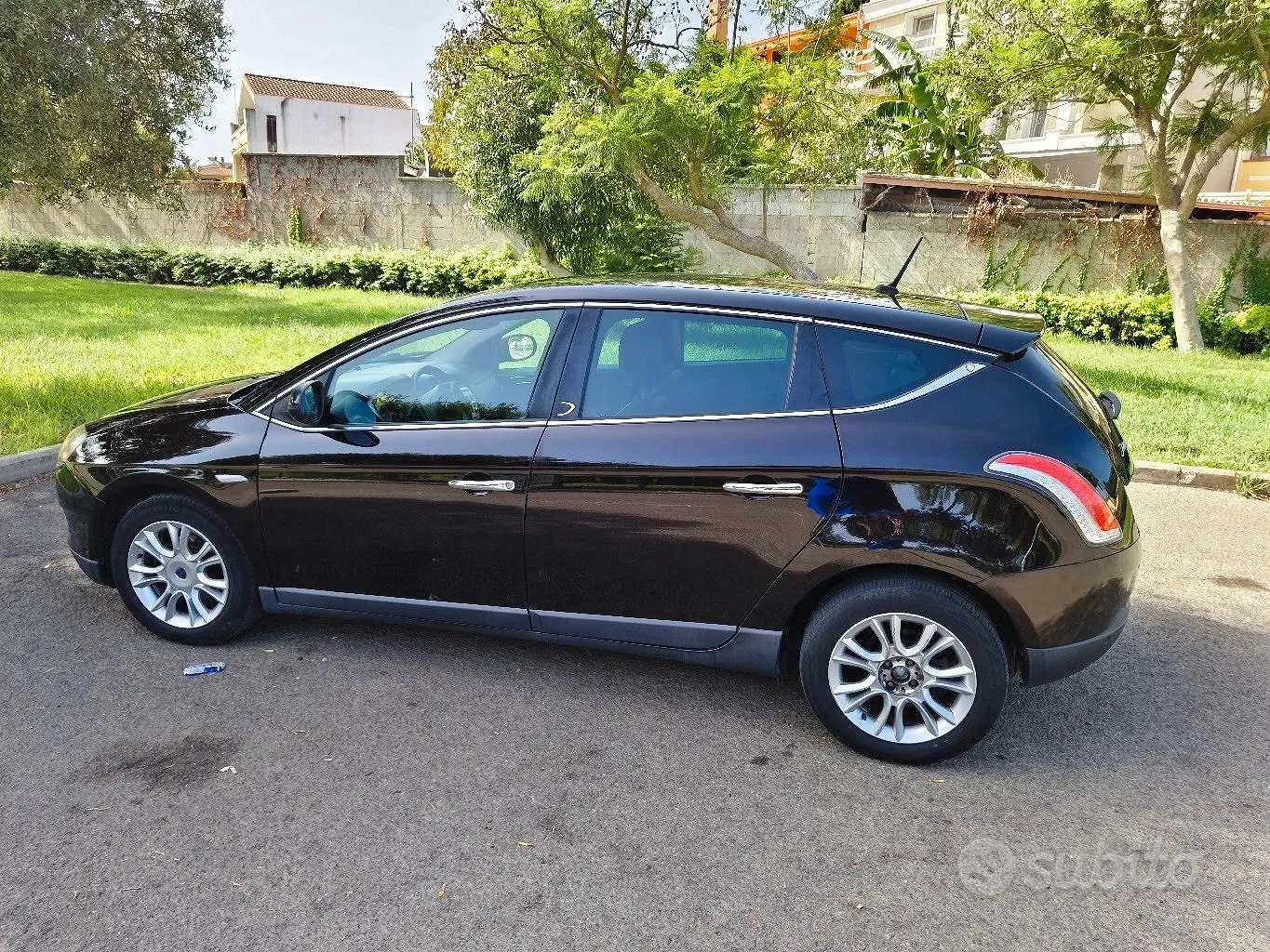 Lancia Delta 2011 photo 2