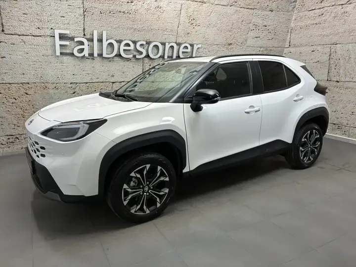 Toyota Yaris Cross photo 2