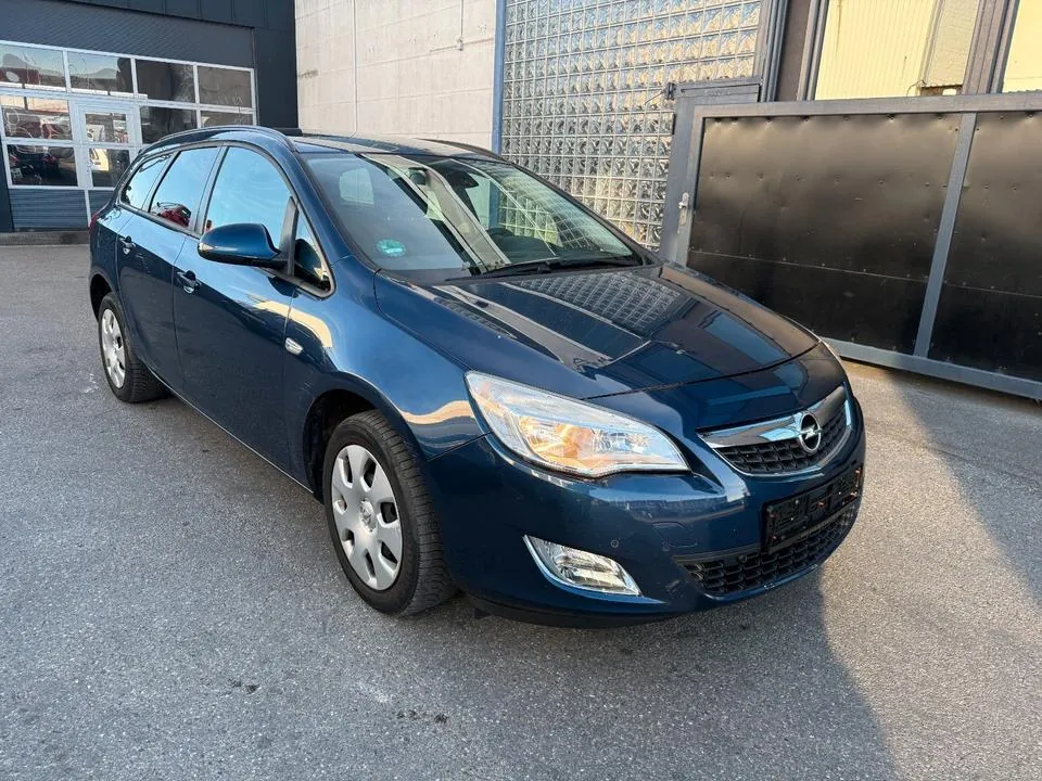 Opel Astra J