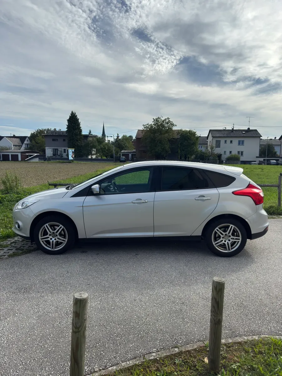 Ford Focus 2014 photo 3