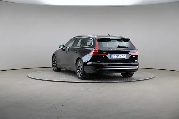 Volvo V60 2023 photo 2