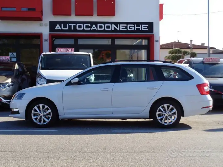 Skoda Octavia 2021 photo 2