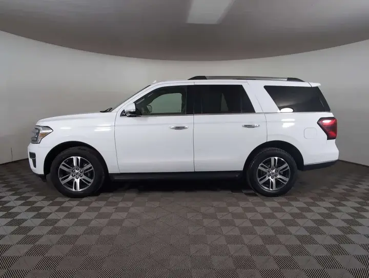 Ford Expedition 2024 photo 3