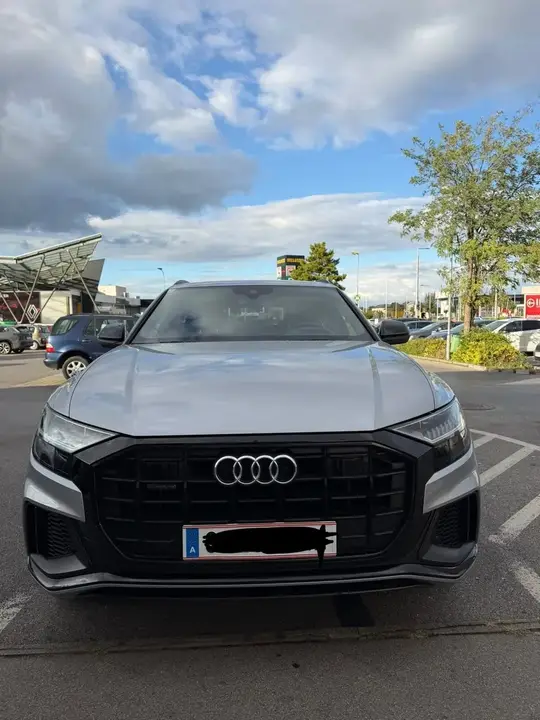 Audi Q8 2021 photo 2