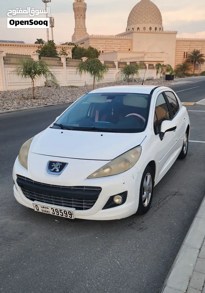 Peugeot 207 2013 photo 2