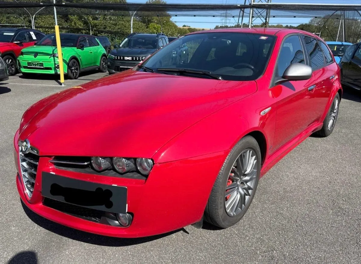 Alfa Romeo 159 2011 photo 2
