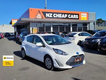 Toyota Aqua 2019 photo 2