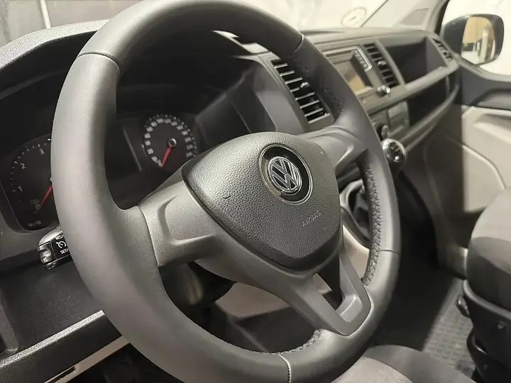 Volkswagen T6 Kombi 2020 photo 3
