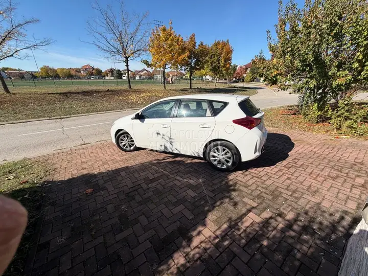 Toyota Auris 2014 photo 4