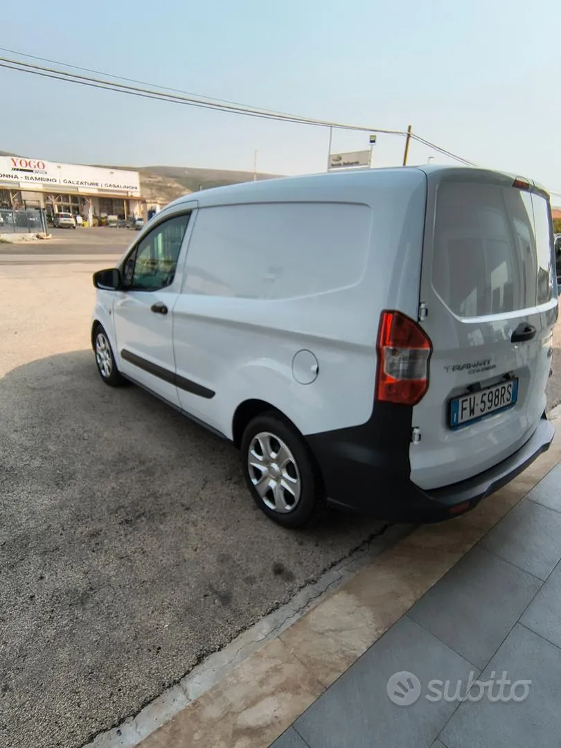 Ford Transit Courier 2019 photo 5