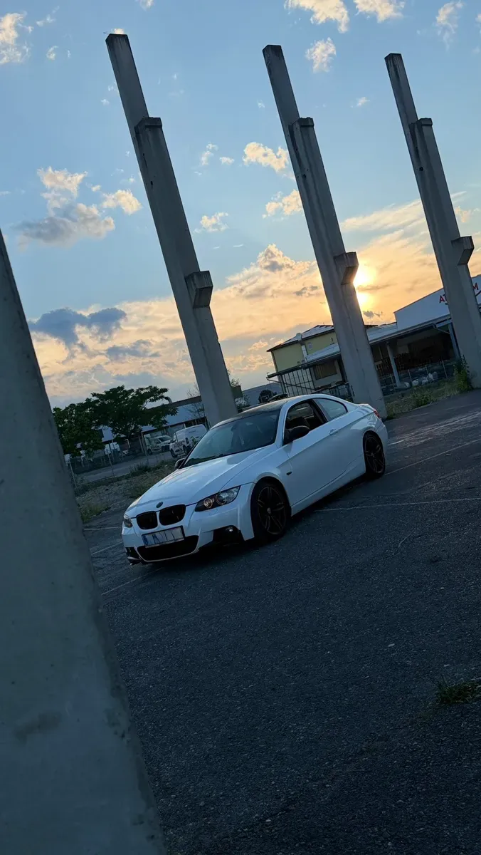 BMW 3 Series 2007 photo 2