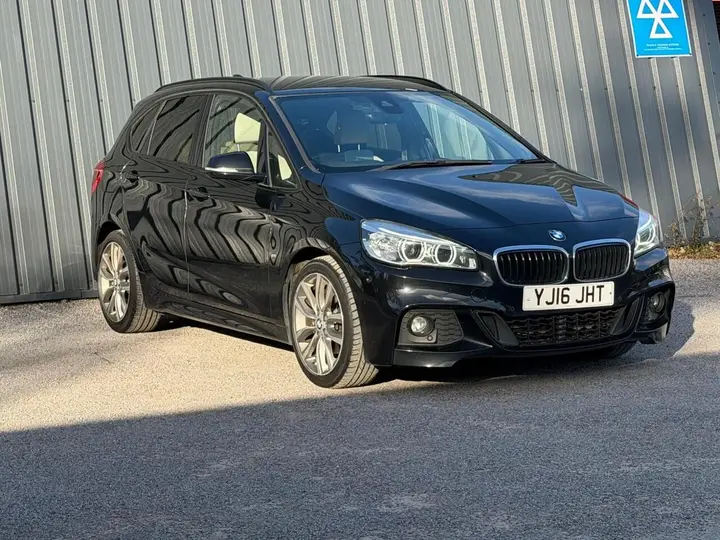BMW 2 Series Active Tourer 2016 photo 2