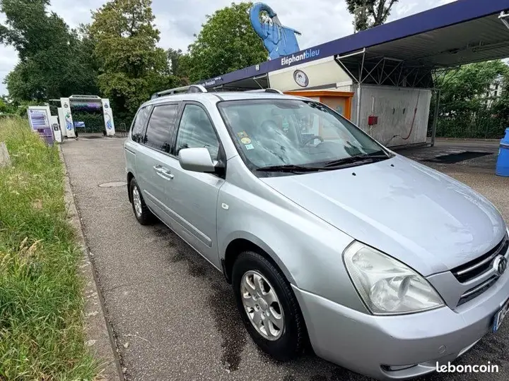 Kia Carnival 2007 photo 2