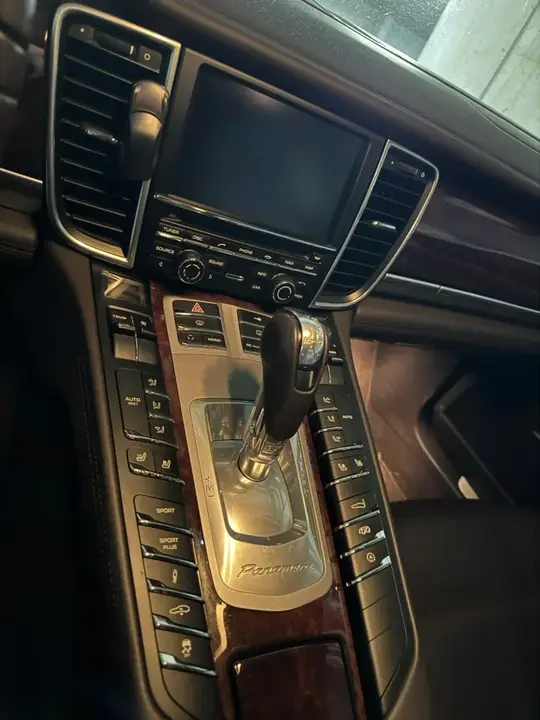 Porsche Panamera 2010 photo 3