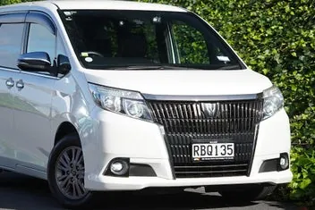 Toyota Voxy 2016 photo 3