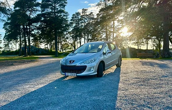 Peugeot 308 2010 photo 2