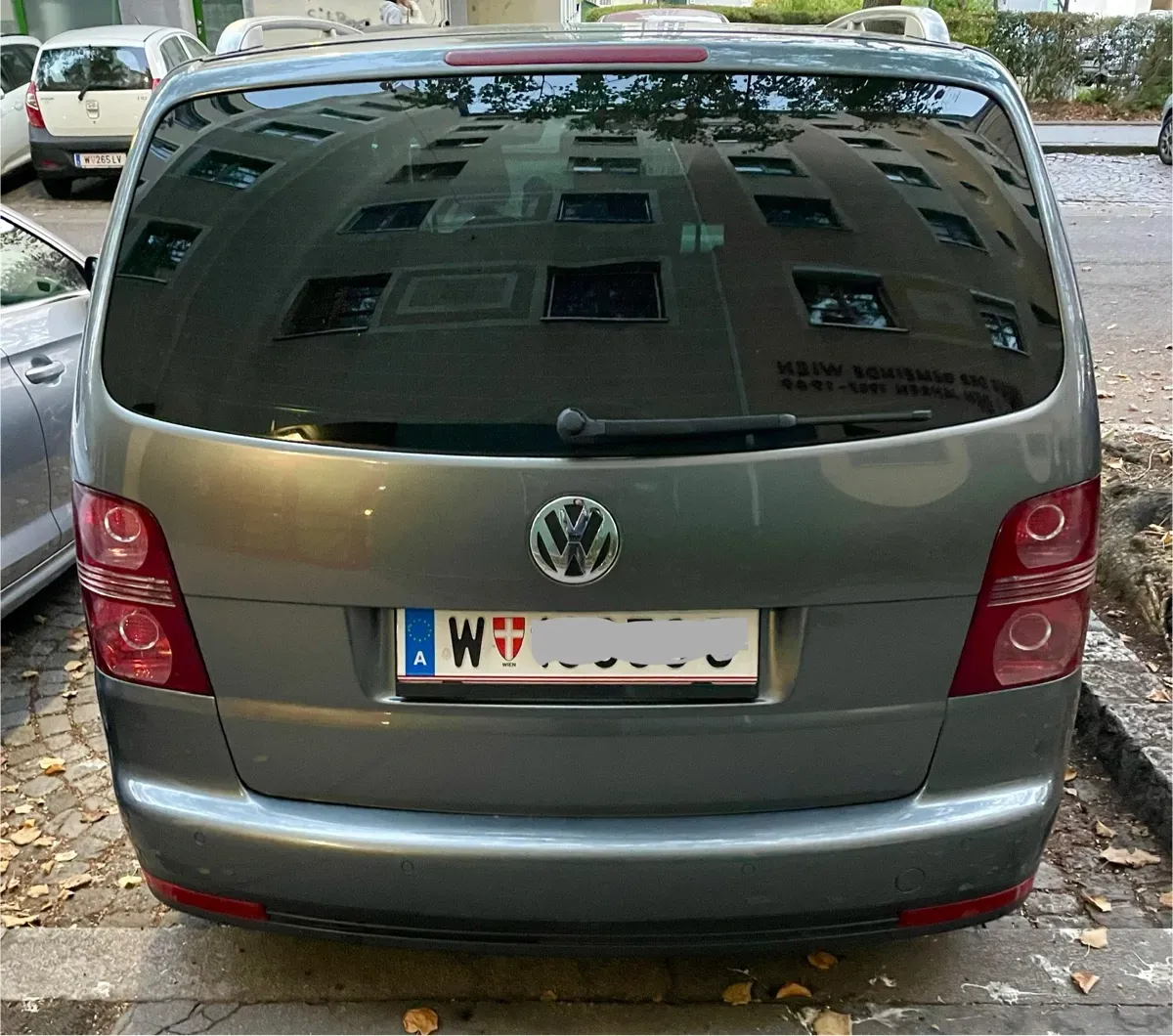Volkswagen Touran 2007 photo 2