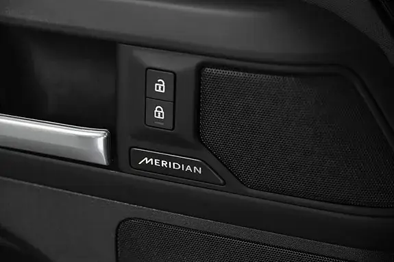 Land Rover Defender 110 2025 photo 4