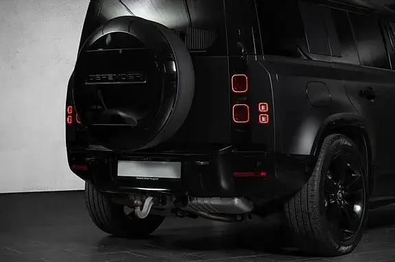 Land Rover Defender 110 2025 photo 3