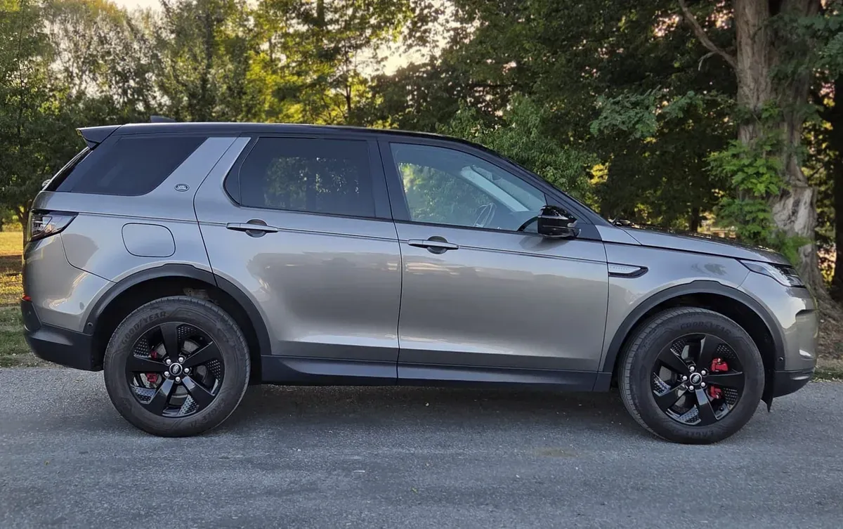 Land Rover Discovery Sport 2021 photo 2