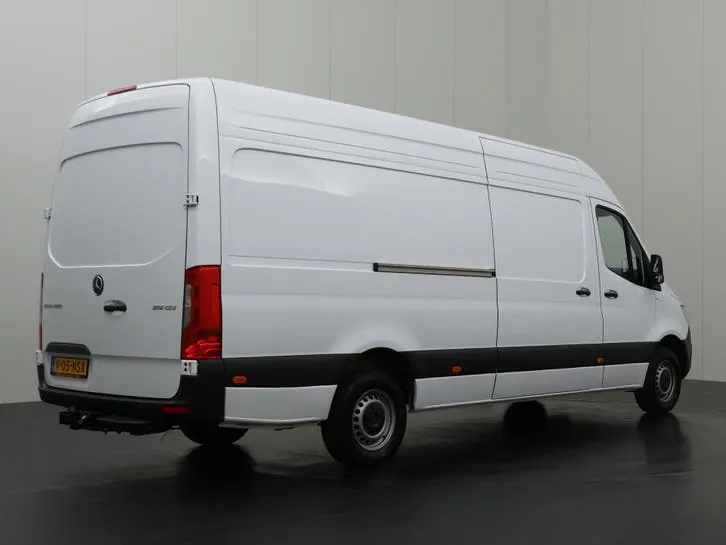 Mercedes-Benz Sprinter 2024 photo 2