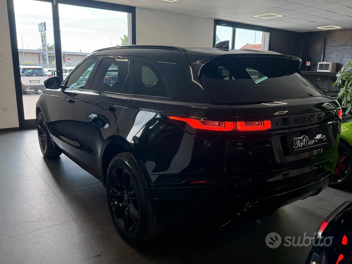 Land Rover Velar 2023 photo 5