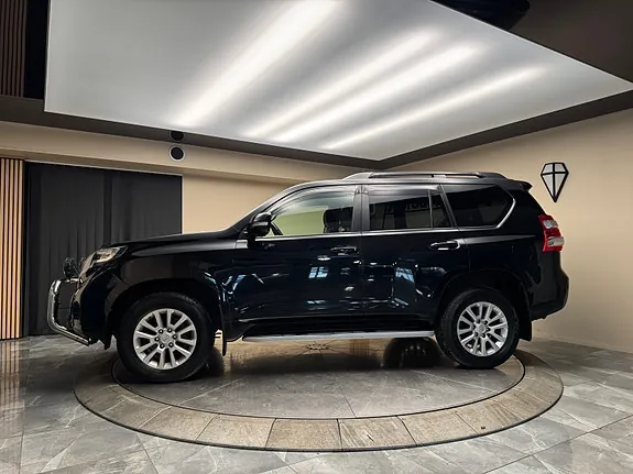 Toyota Land Cruiser 2017 photo 2