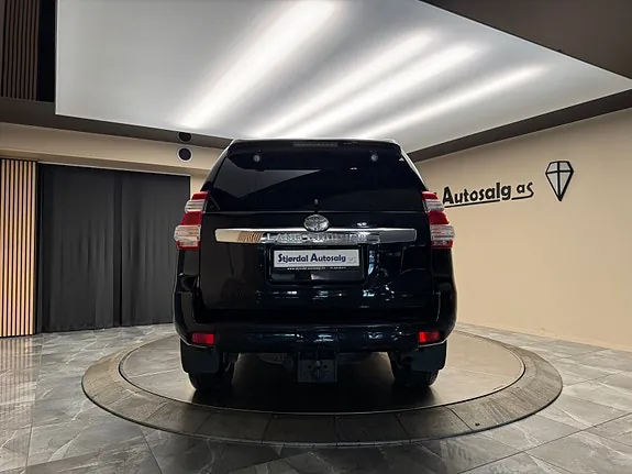 Toyota Land Cruiser 2017 photo 5