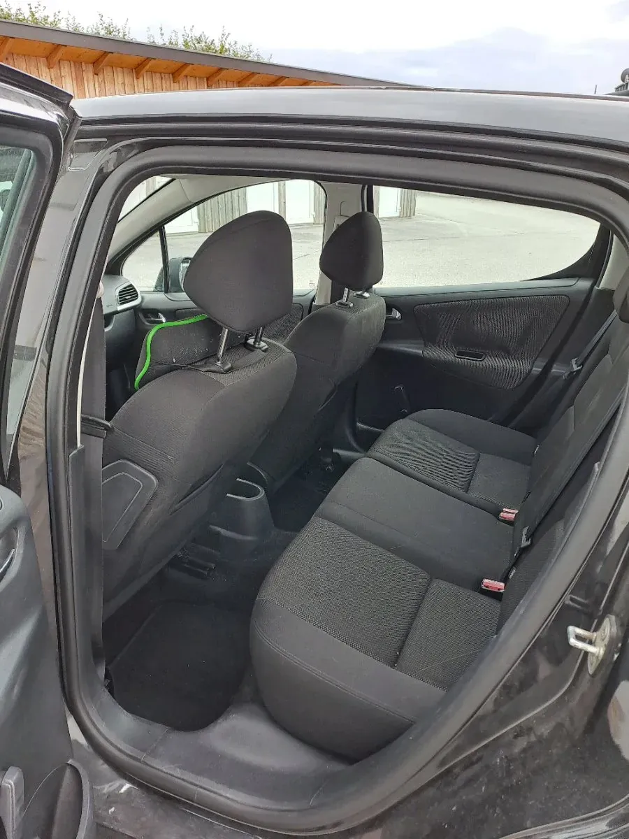 Peugeot 207 2009 photo 3