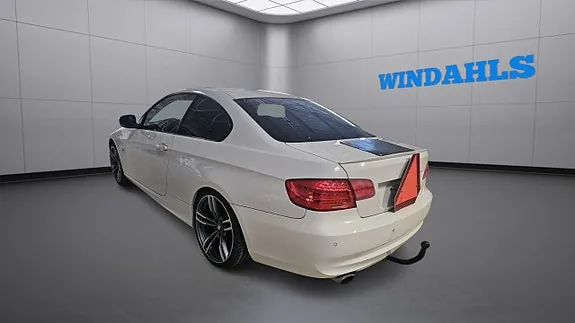 BMW 320I 2010 photo 3