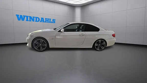 BMW 320I 2010 photo 4