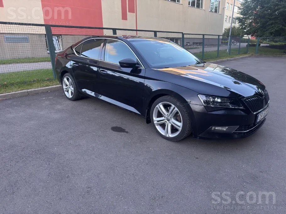 Skoda Superb 2017 photo 2