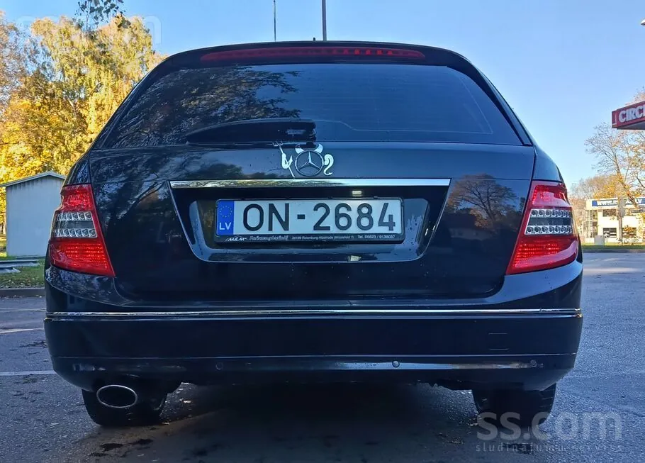 Mercedes-Benz C220 2010 photo 3