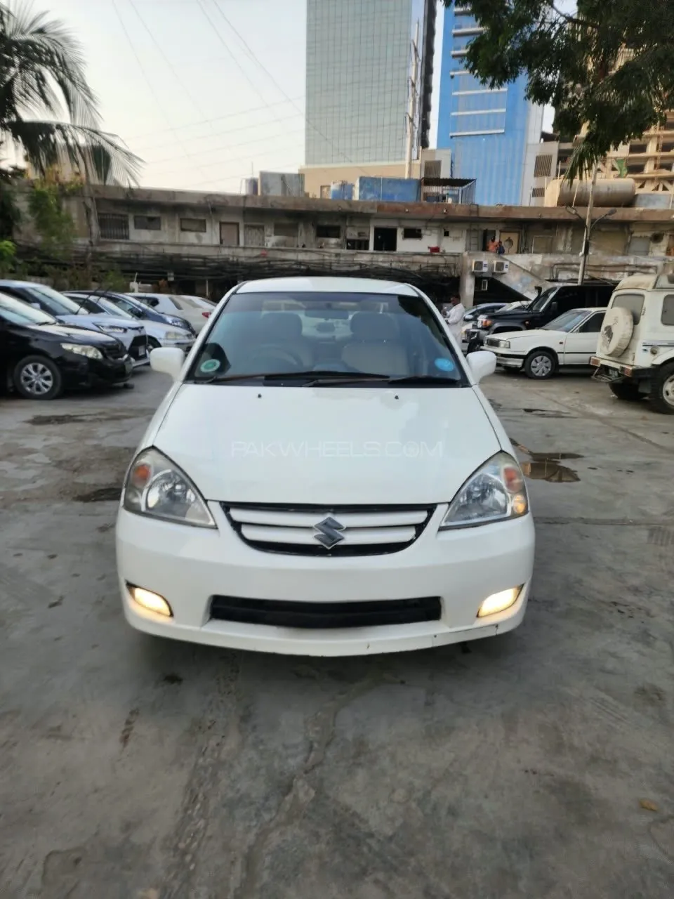 Suzuki Liana
