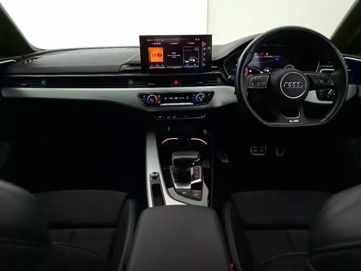 Audi A4 2022 photo 3