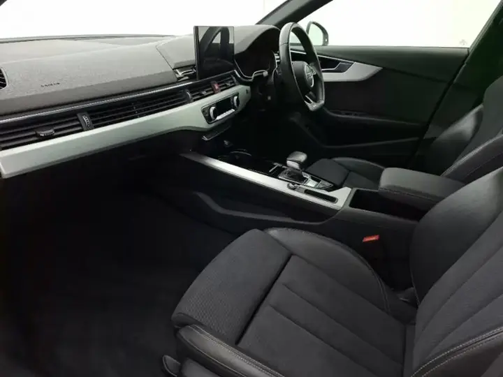 Audi A4 2022 photo 5