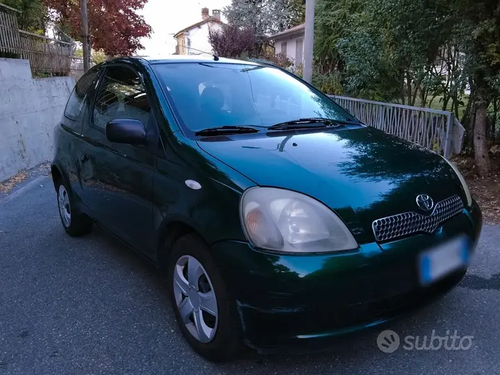Toyota Yaris 2001 photo 2