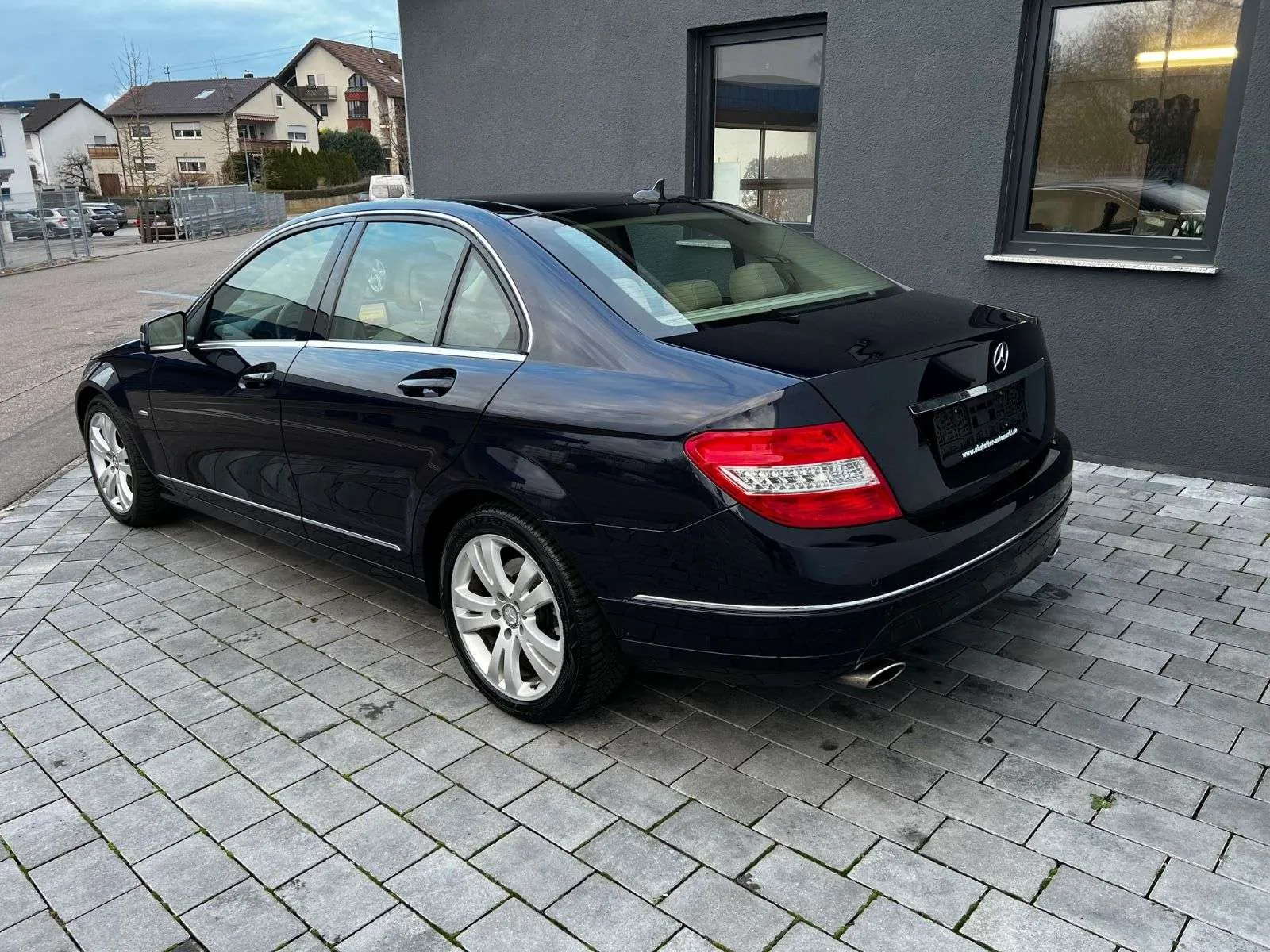 Mercedes-Benz C-Class 2010 photo 2