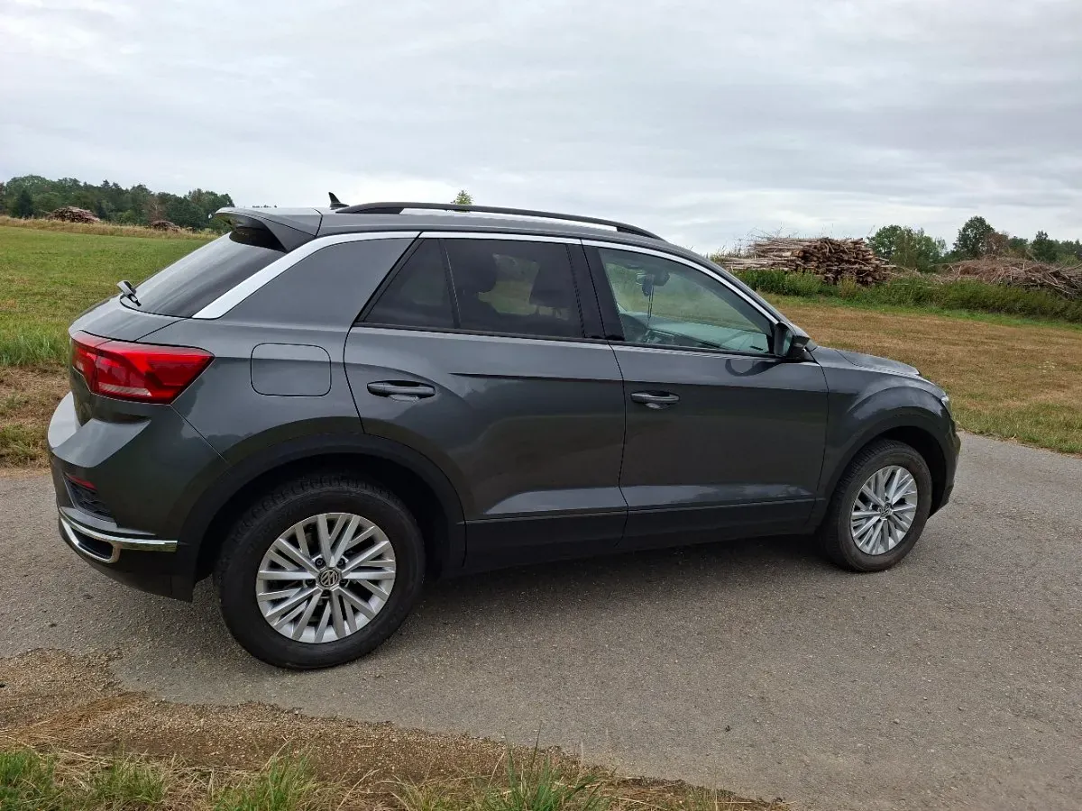 Volkswagen T-Roc 2019 photo 2