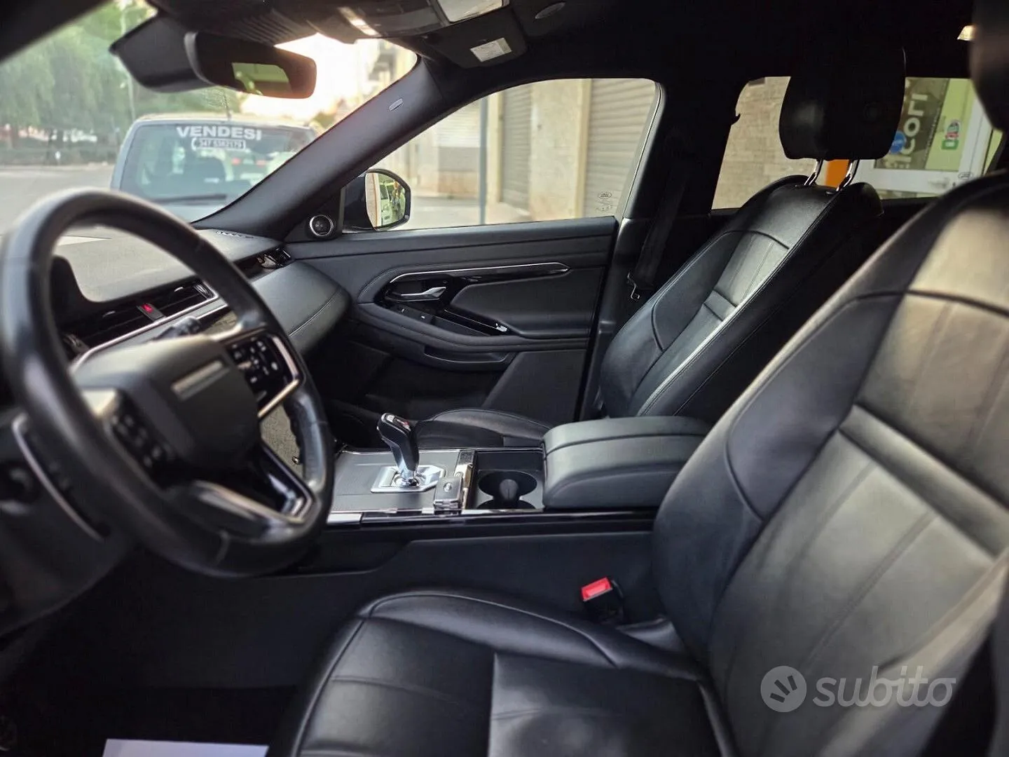 Land Rover Range Rover Evoque 2023 photo 5