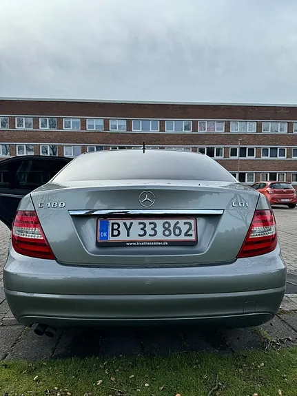 Mercedes-Benz C180 2014 photo 2