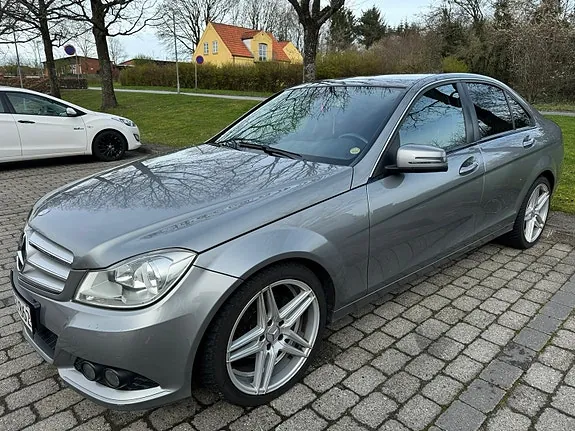 Mercedes-Benz C180 2014 photo 4