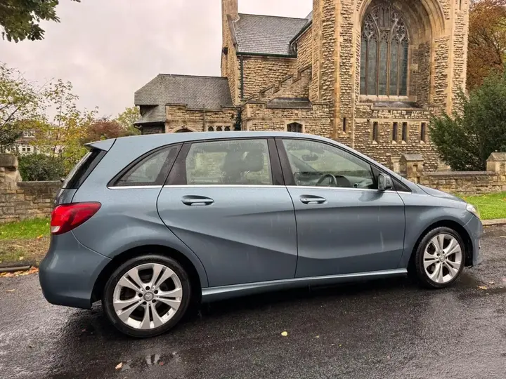 Mercedes-Benz B-Class 2015 photo 4