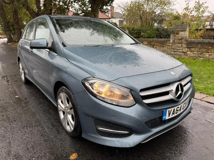 Mercedes-Benz B-Class 2015 photo 2