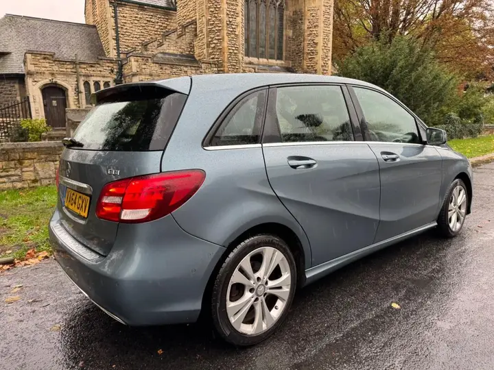 Mercedes-Benz B-Class 2015 photo 5