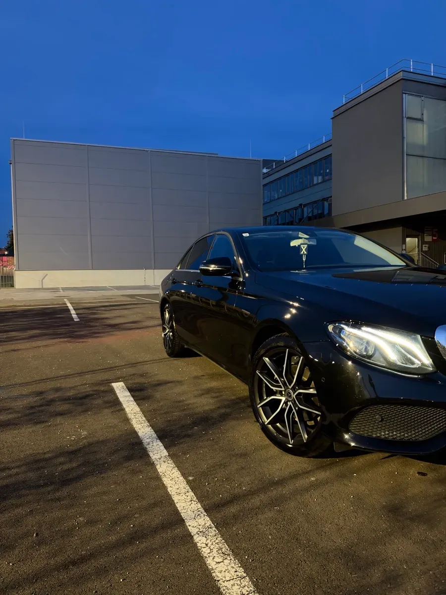 Mercedes-Benz Eklasse 2017 photo 3
