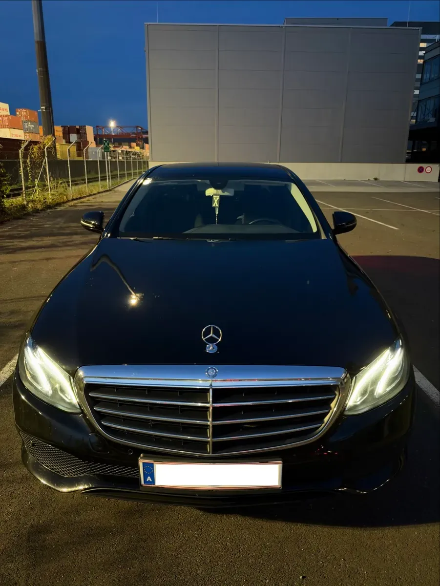 Mercedes-Benz Eklasse 2017 photo 2
